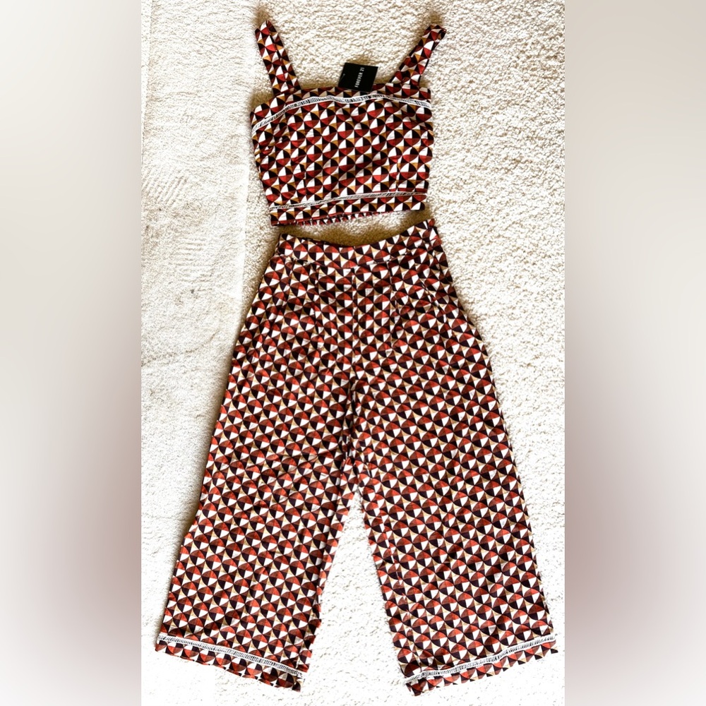 Forever 21 cropped top and pant geometric set